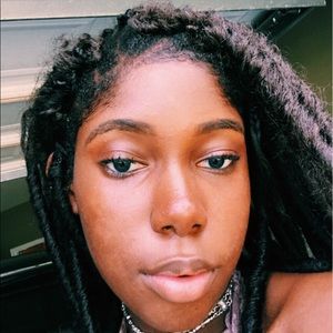 Meet your Posher, Joya